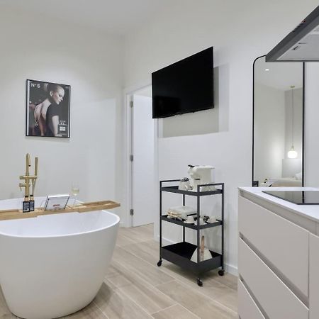 Romantic Apartment N1 Oceanografico By Virkin Suites Valenza Esterno foto