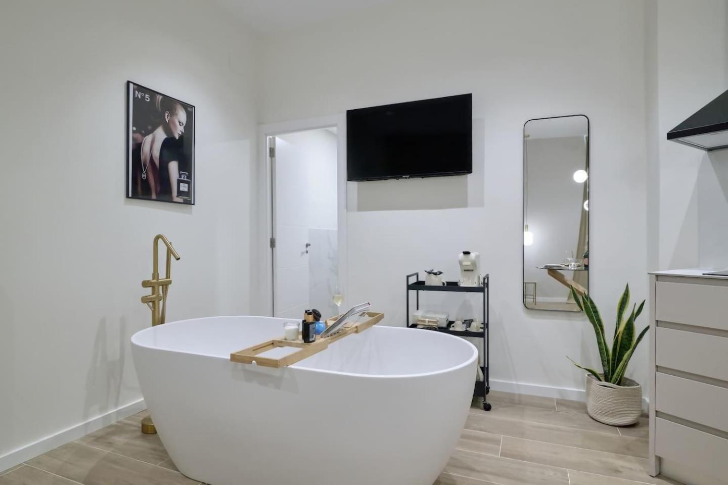 Romantic Apartment N1 Oceanografico By Virkin Suites Valenza Esterno foto
